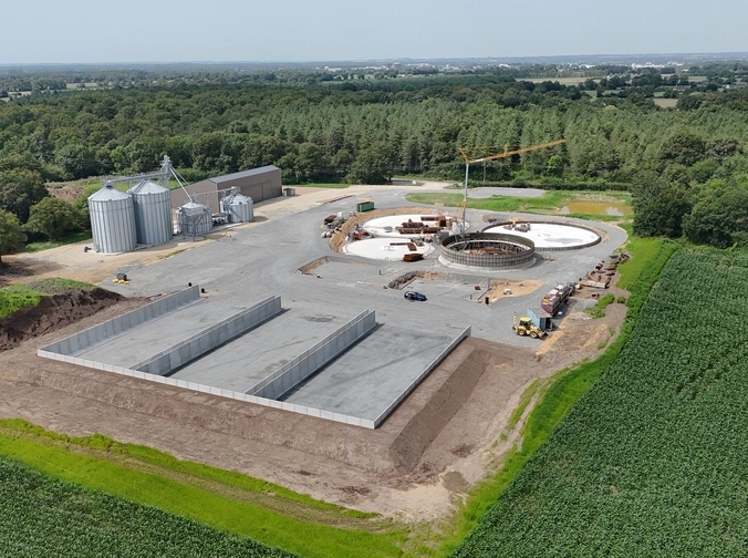 Biogas plant and retaining walls, Biogas installatie en Keerwanden, Usine de biogaz et murs de soutènement, Biogasanlage und Stützmauern, CBS Beton 