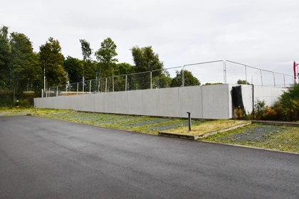 Keerwanden CLF10GS, CBS Beton Nivelles voor een bedrijf, Murs de soutènement, L-Steinen