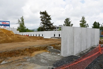 Keerwanden CLF10GS, CBS Beton Nivelles voor een bedrijf, Murs de soutènement, L-Steinen