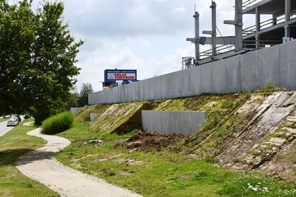 Keerwanden CLF10GS, CBS Beton Nivelles voor een bedrijf, Murs de soutènement, L-Steinen